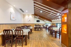 Junlin Four Seasons Hotel - Image 4