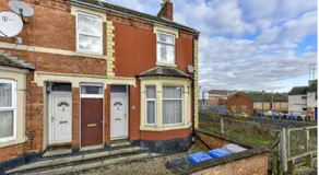 Kettering Town Double Rooms with TV Ideal Professional workers for longer stays Shared bathroom kitchen & Lounge - Image 4