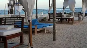 Acceso A La Playa Justo Detrás-Areas Sociales Con Piscina, Jacuzzi, BBQ, Gazebos, Salones, Baños y Duchas De Exterior-Wifi, Netflix, HBO, Al Lado De Hoteles, Campos De Golf, Minimarkets, Restaurantes, Bares, Tiendas y Comercios - Free Late Check-Out - Image 3