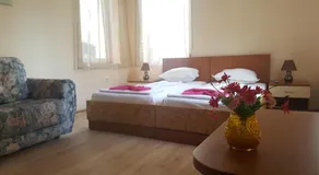 Cathedral Guesthouse - Image 4