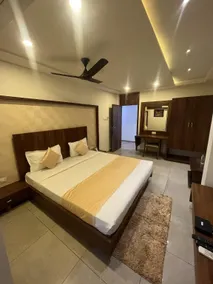 Hotel Crown Morbi - Image 2