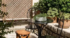 Jasmine - A Renovated Stone Building House - Image 2