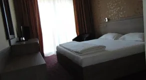 Hotel Holiday - Image 2