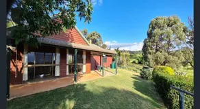 Chesterfield Farm Stay - Private Room - Image 5