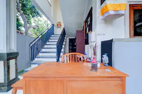 Dancenter Budget Door Legian Inn - Image 4