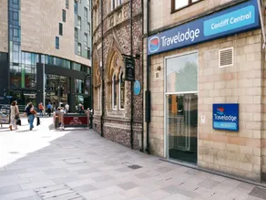 Travelodge Cardiff Central - Image 2