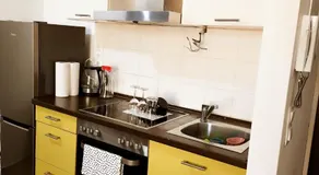 pretty apartment next to metro station - Image 2