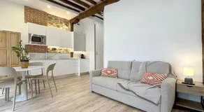 Apartamento en casco histórico con vistas a la iglesia - Image 2