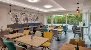 Amper Art Hotel - Image 2