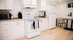 Luxurious Home Away From Home - Image 5