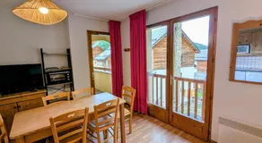 Appartement 3 pieces 6 personnes, 2 chambres, wifi fibre gratuit, piscine l'été et au pied des pistes l'hiver - Image 5