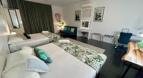 Private unit in Whitehaven Crescent - Image 2