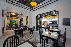 Old Town Hotel - 6 minute walk to the Japanese Bridge - Image 5