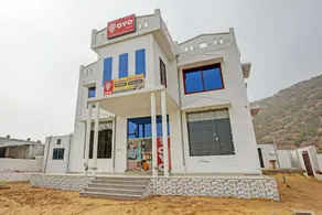 OYO Brothers Hotel - Image 3