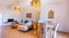 Bonendis - Sea View Apartment - Image 2