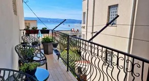 Black and White Apartment - 2 bedrooms, walk to the beach - Image 5
