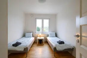 6 Beds • For Workers • 3BR • Parking • Near Volvo - Image 5