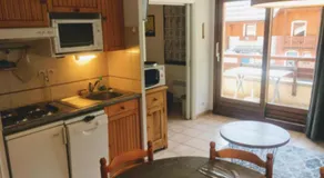 Cozy Family Apartment: 35 m² + 10 m² Terrace for 6 People - Image 4