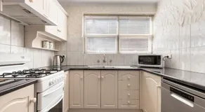 Bayswaterfront Apartments - Image 5