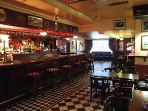 O'Shea's Hotel - Image 5