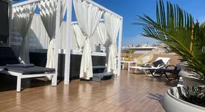 Residenza Rithymna Centro with a private roof terrace and hot tub - Image 4
