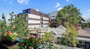 Brunswick Executive Apt 2BR with parking - Image 4