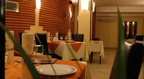 Hotel Central - Image 2