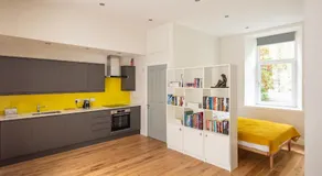 Artist's Studio in Stockbridge - Image 3