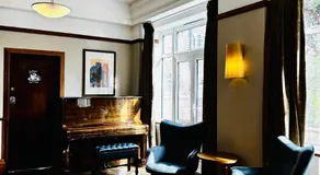 Vincent House London Residence - Image 2