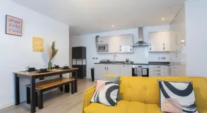 Charming Two-Bedroom Home in Historic Gloucester - Image 2
