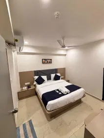 HOTEL ROYAL SQUARE - Image 3