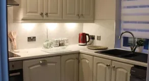 Last-Minute Escape l The Grey Door 2 Bed Cottage Banbridge Parking Private Garden l Nestled Property Management - Image 3