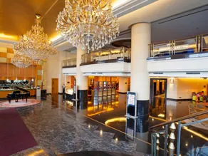 Wuhan Premier Mayflowers Hotel - Image 5
