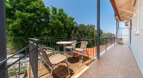 Helen's Studios & Apartments - Image 3