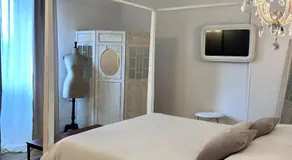 Palazzo Calderini- Historic Boutique Stay - Image 2