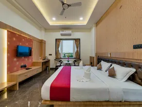 Hotel Chandradeep Regency - Image 2