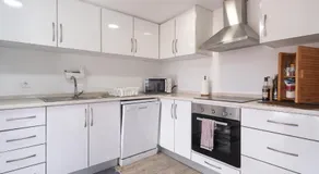 Sunshine Hostel - from 18 to 40 years only - Youth Accomodation - Image 5