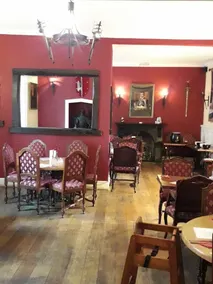 The Red Lion - Image 4