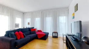 Vita Portucale ! Modern 2BR City Flat with Garage - Image 2