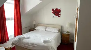 Robyn's Guest House Room Only - Image 2