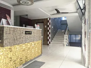 Hotel Feathers - Image 2