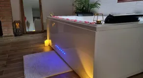 Evasion Romantique love room jacuzzi jardin privé proche Paris - Image 4