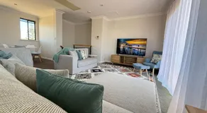 7 Steps to Beach Seaside Serenity 4BR with 2 Car Bays - Image 2