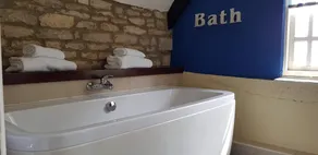 The Kings Arms Hotel - Image 3