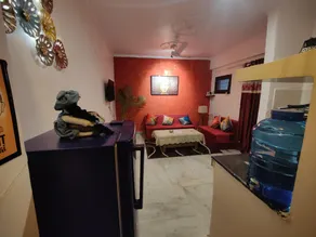 Couple Friendly Good Vibes Apartment near Airport - Image 5
