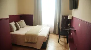 Albergo Garisenda con terrazza panoramica sulle Due Torri - Image 2