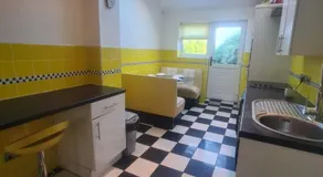 Blyth two bed exec apartment - Image 4