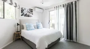 Sunshine Retreat offers Ocean Views and style - Image 2