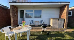Beach Chalet - 2 Bedrooms - 4 Guests - Parking - Image 3