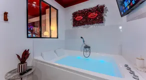L'Écrin Rouge Escapade Romantique et Balnéo Privé - Image 3